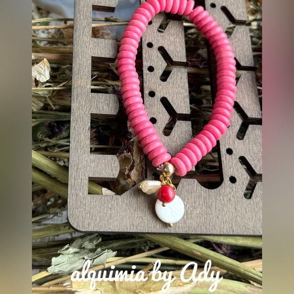 Coral pearl and red Turquoise charm bracelet - Picture 1 of 6